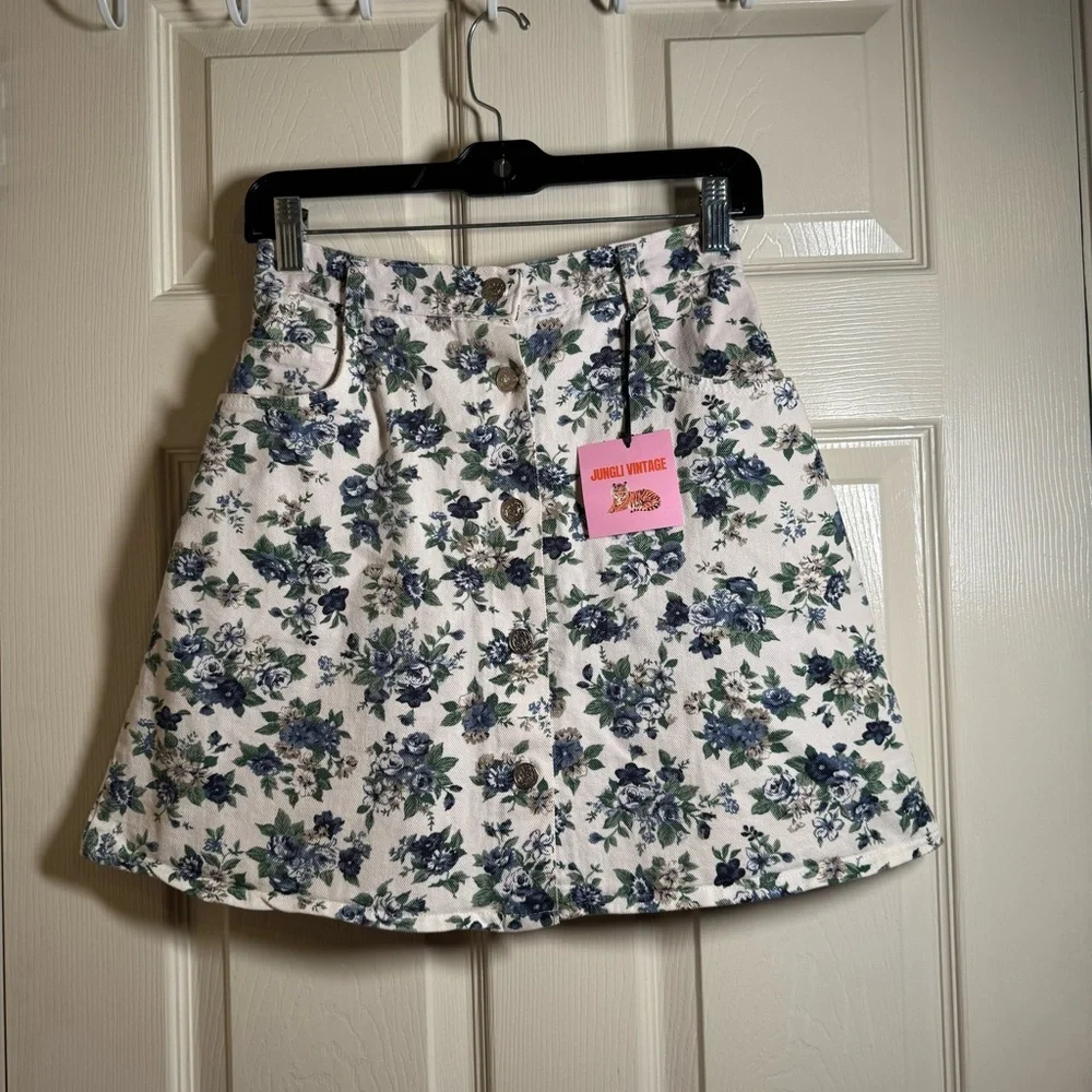 VINTAGE Y2K 90s AMY BYER Blue Floral White Denim Skort Waist Size 7 - Picture 3 of 10